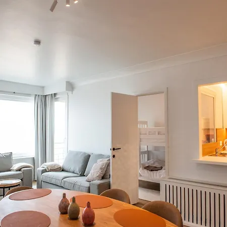 In With Sea Views, Cleaning Included *